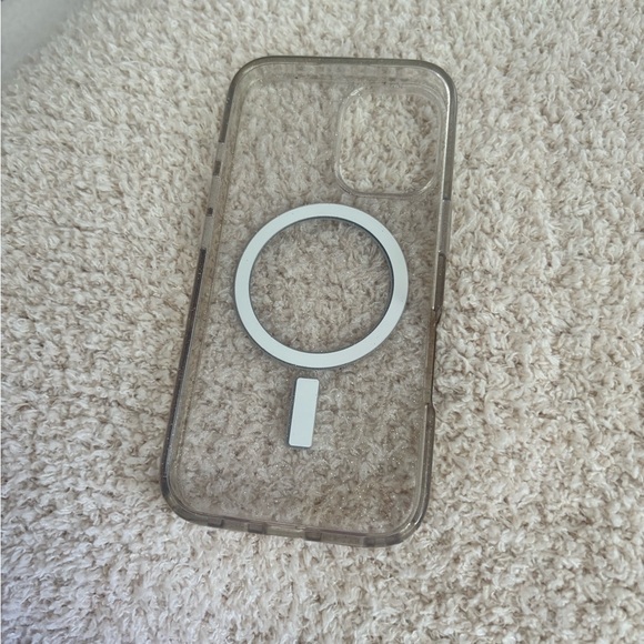 iPhone 16 clear shimmer MagSafe case - Picture 4 of 4